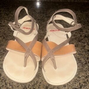 Tsubo women’s strapped Sandals
